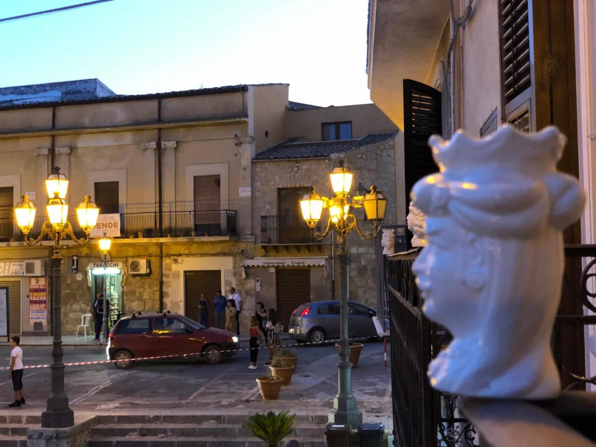 Appartement Cortile Umberto à Racalmuto Extérieur photo